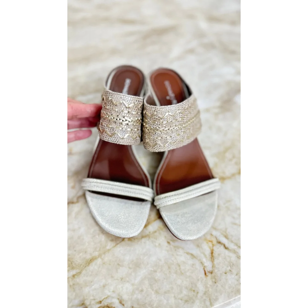 Donald J Pliner Gold Silver heeled Sandals 8.5 - Picture 1 of 9
